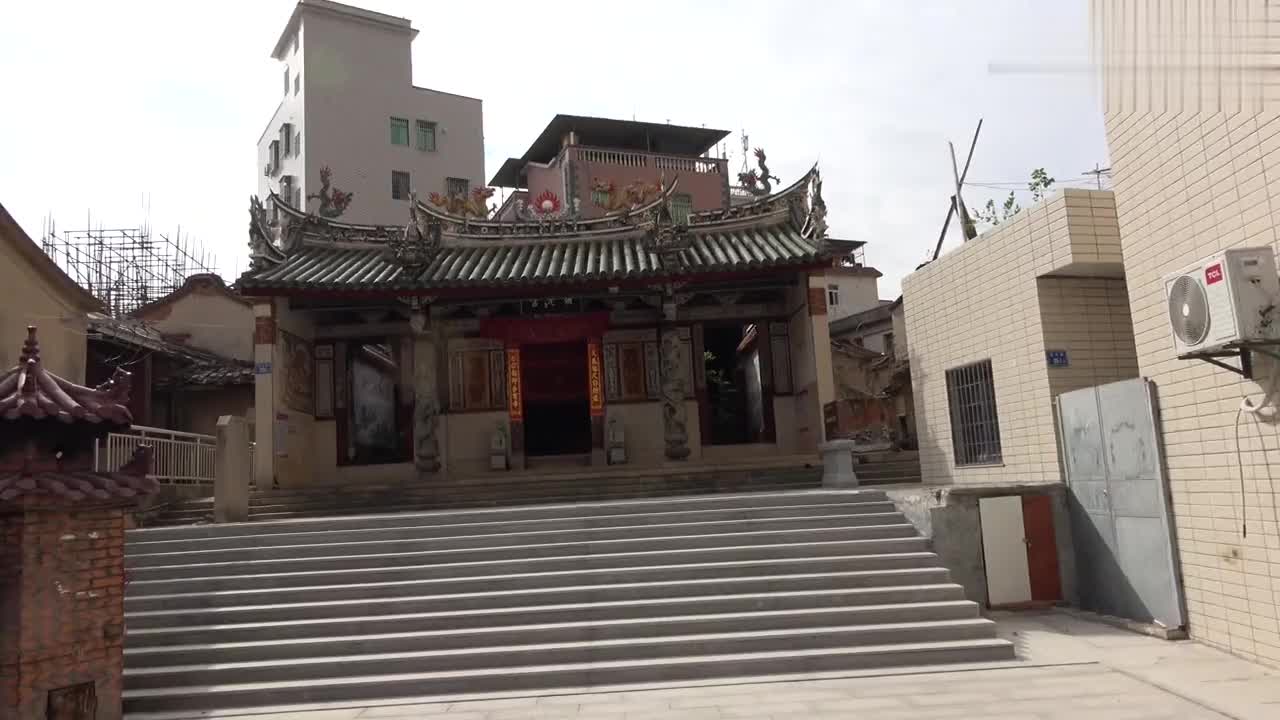 游玩厦门集美杏林村,这里有座年代不详的朝元宫,主祀保生大帝