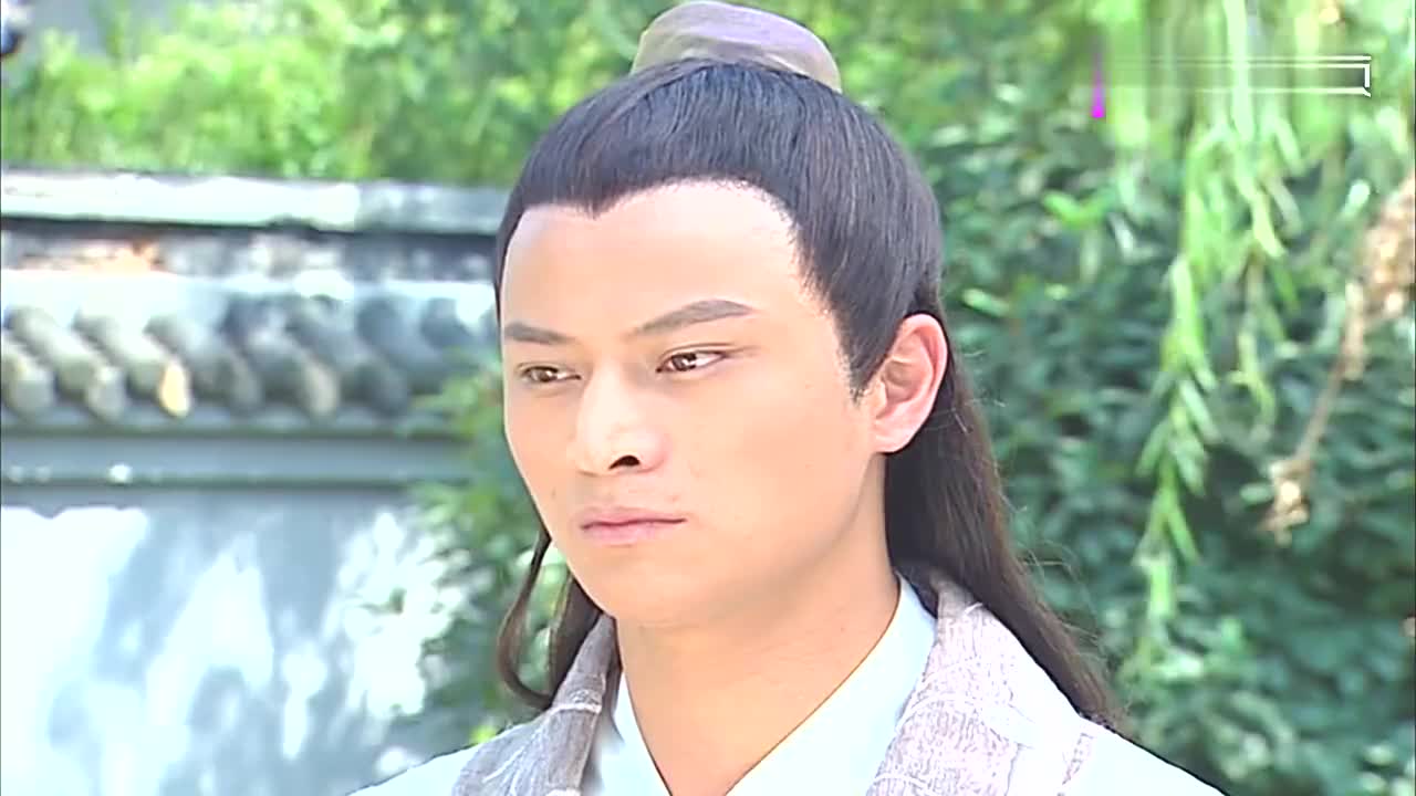 贾大人跟七仙女在牢中发生争执,导致七仙女毁容