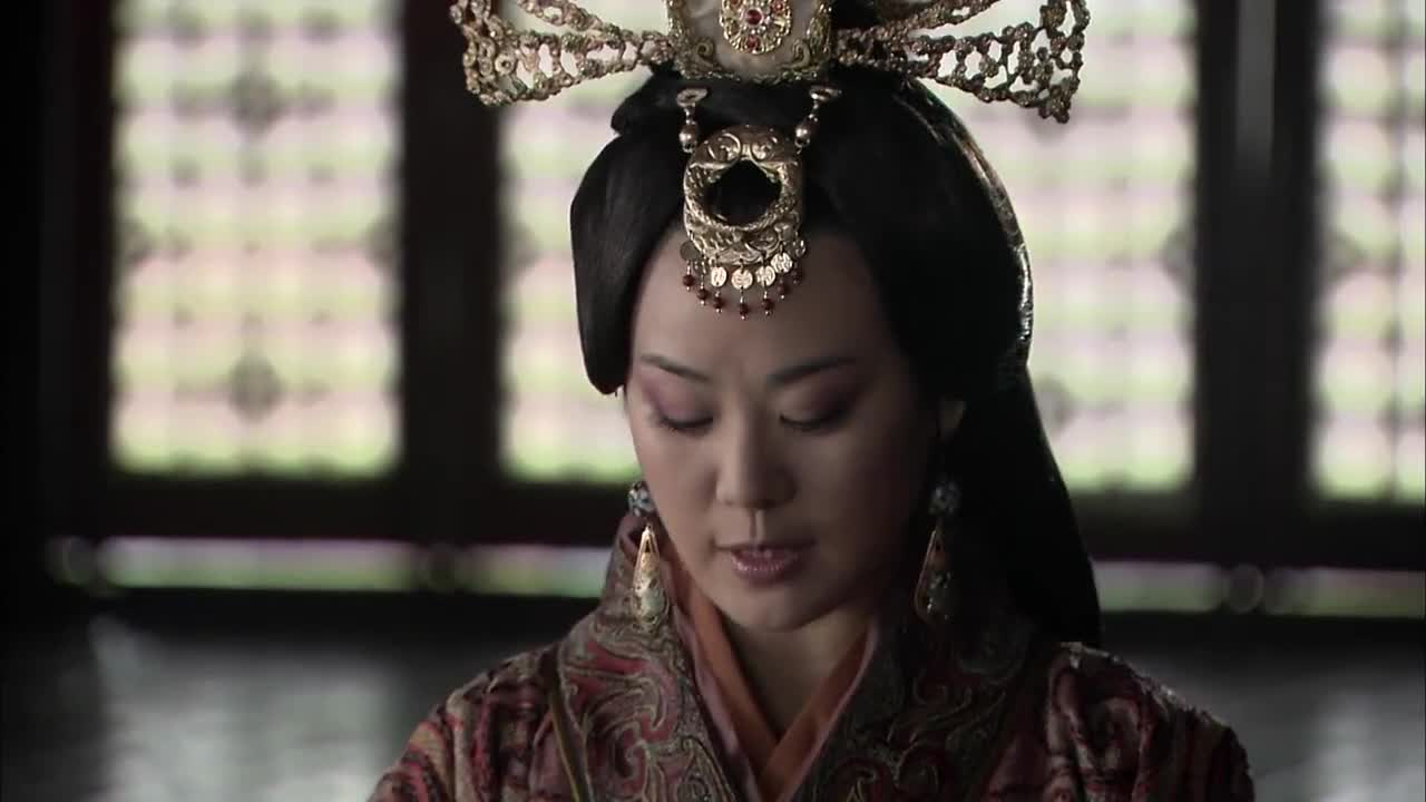 管婕妤正要去拜见皇上,公公带人过来,直接将她打入冷宫