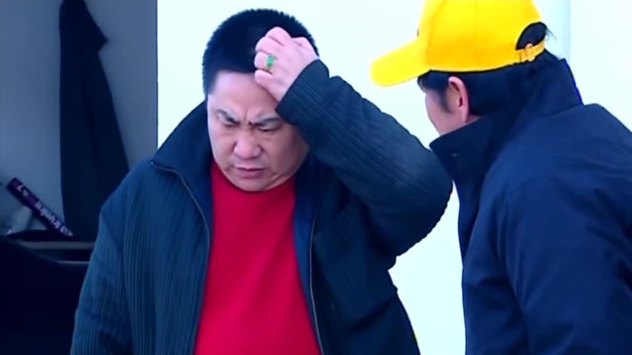 彪哥筹划解梦馆,为了能招揽顾客,都开始自制锦旗了