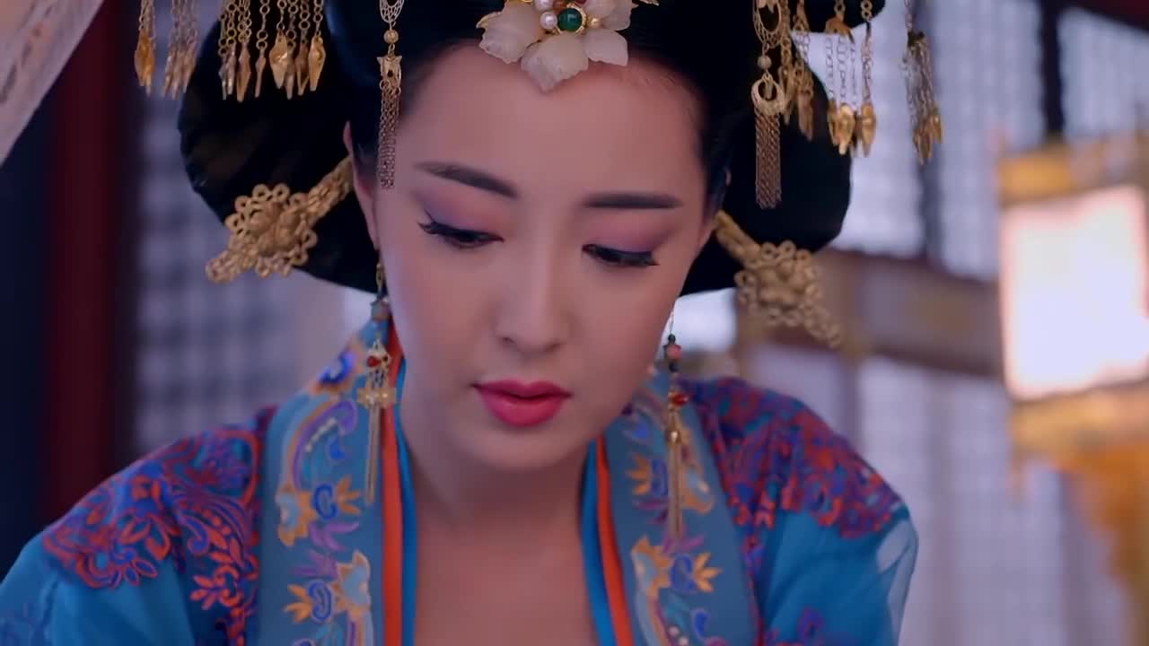 白色毒网:心机女刚刚求得经理同意演出,可惜,主角竟回来了!