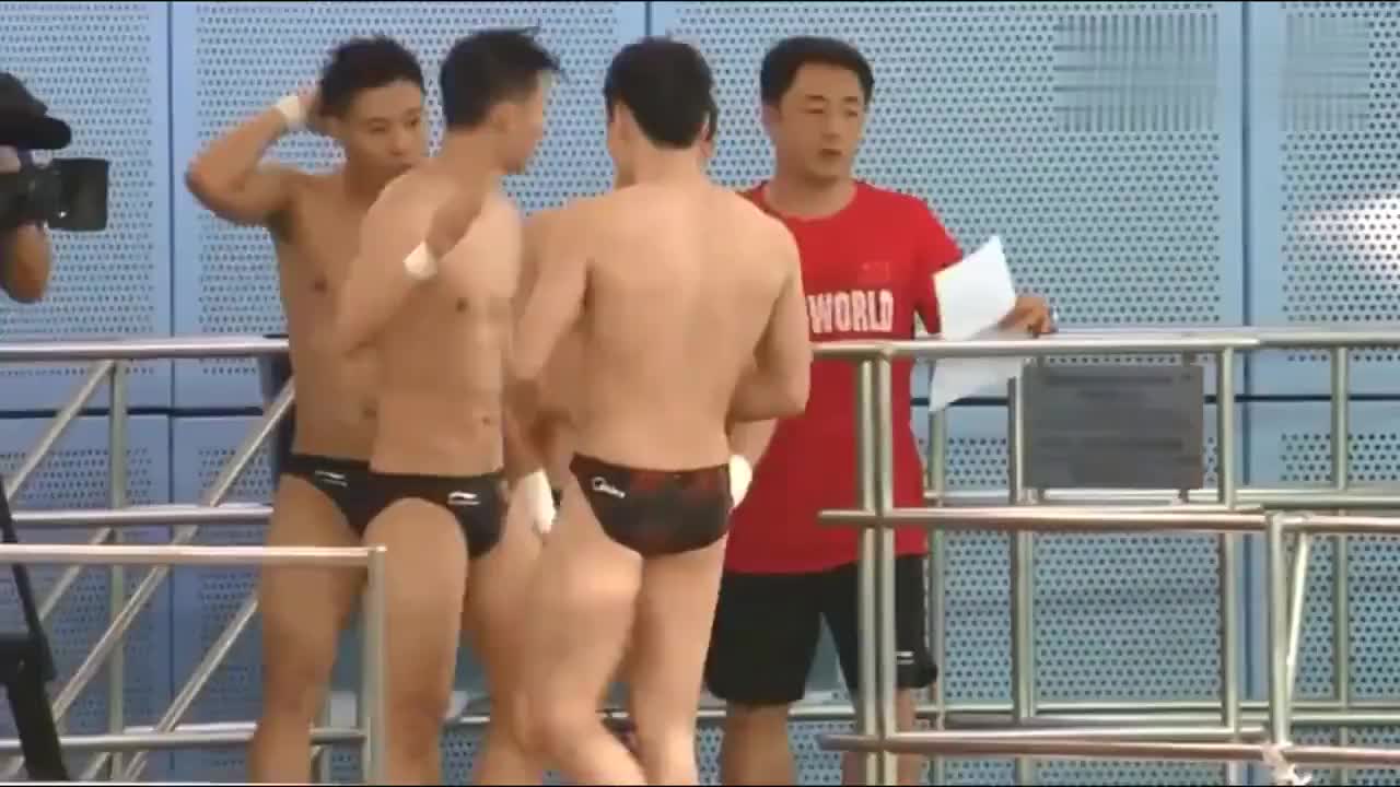 43 00:43 为您推荐: 经典回顾:陈艾森逆天一跳,完美发挥实力,穿泳裤的