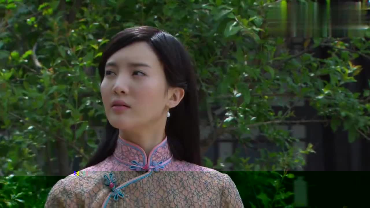 雪鹰:洛雪取东西被监视,故意装脚扭伤,成功获得情报