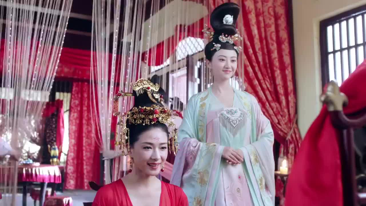 让自己的眼泪止不住的下落 为您推荐: 大唐荣耀:沈珍珠对李俶慌张诉说