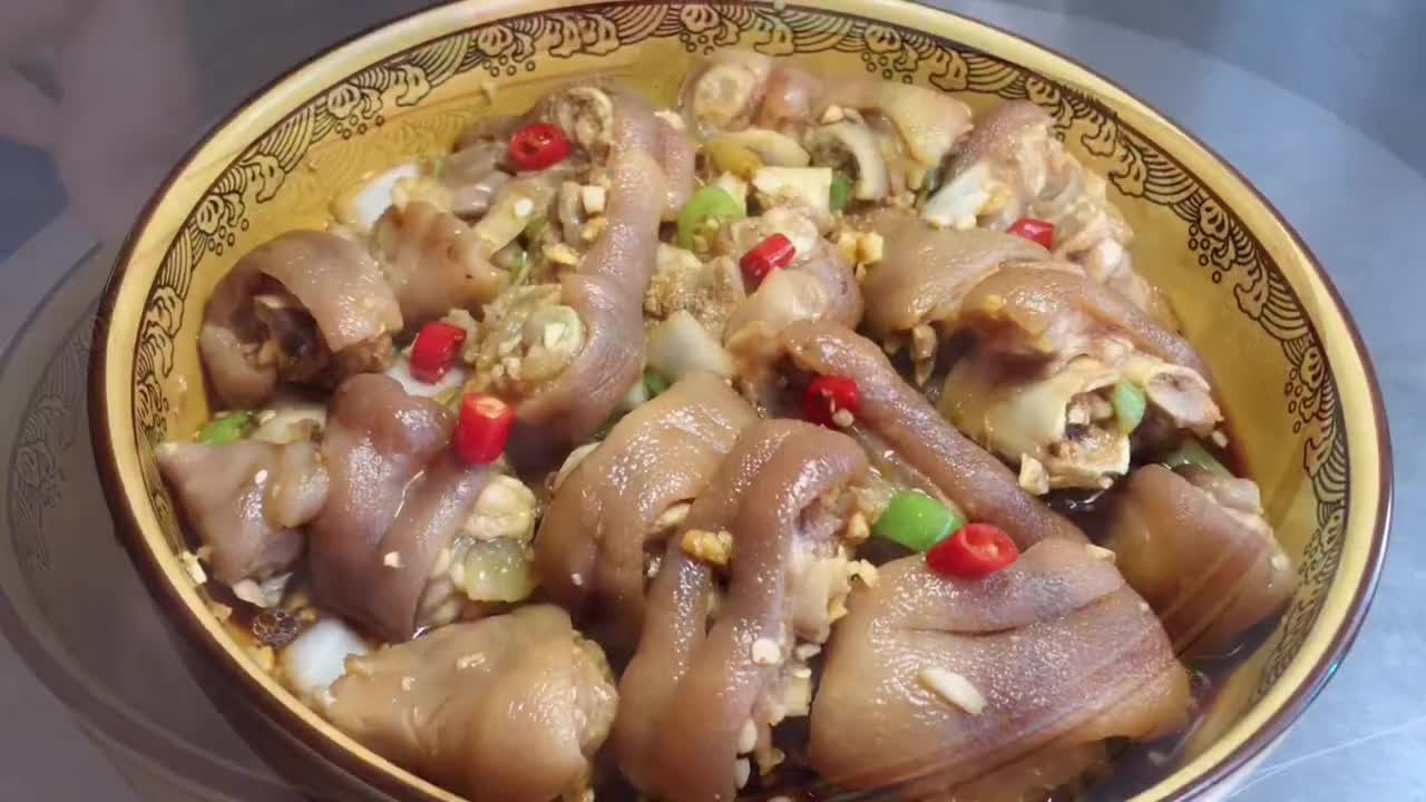 厨师长教你凉拌猪蹄的家常做法,步骤详细,酸辣开胃下酒又下饭