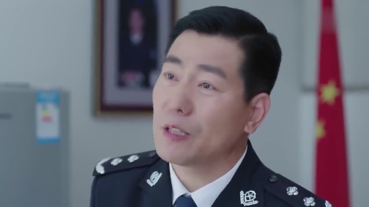 警花与警犬:警花为了杜飞工作都放弃了,不料杜飞死活不同意结婚