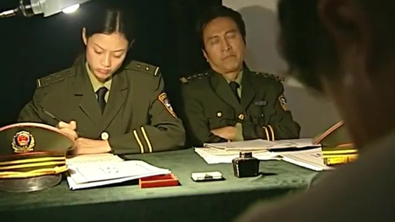 插翅难逃:妻子劝小马指证张世豪,让他戴罪立功,小马含泪答应!