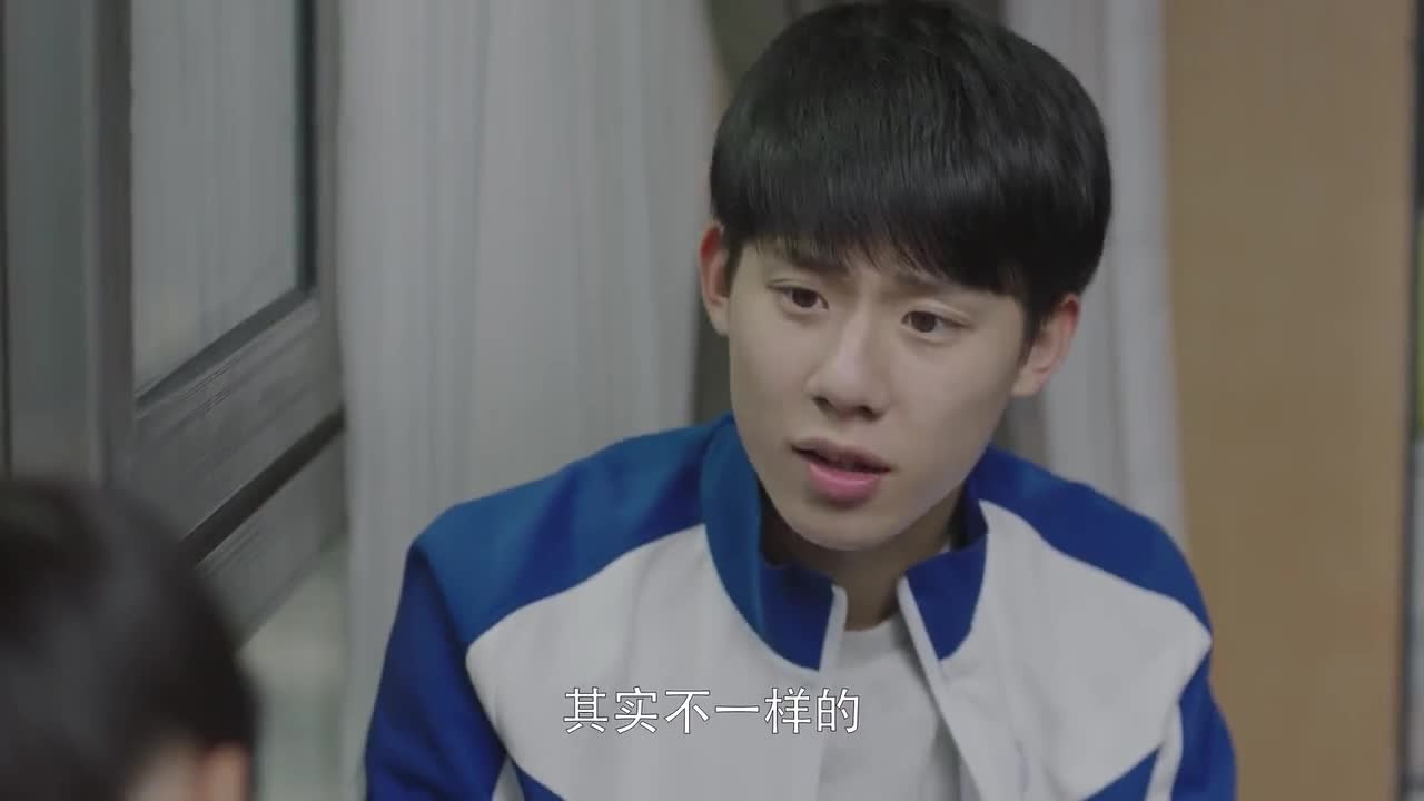 小欢喜英子和妈妈吵架难过磊儿想到自己妈妈哭的不能自已