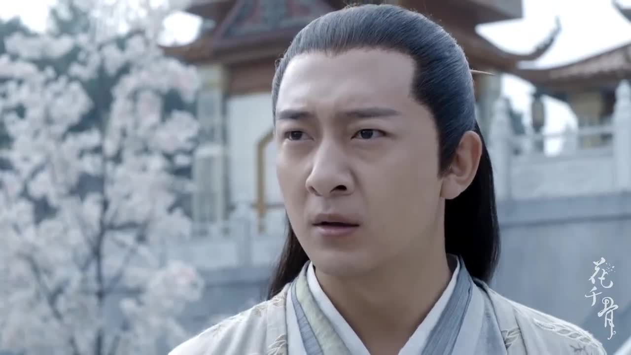 白子画拿断念剑处罚花千骨,她都这么惨了,摩严竟还觉得他护短!