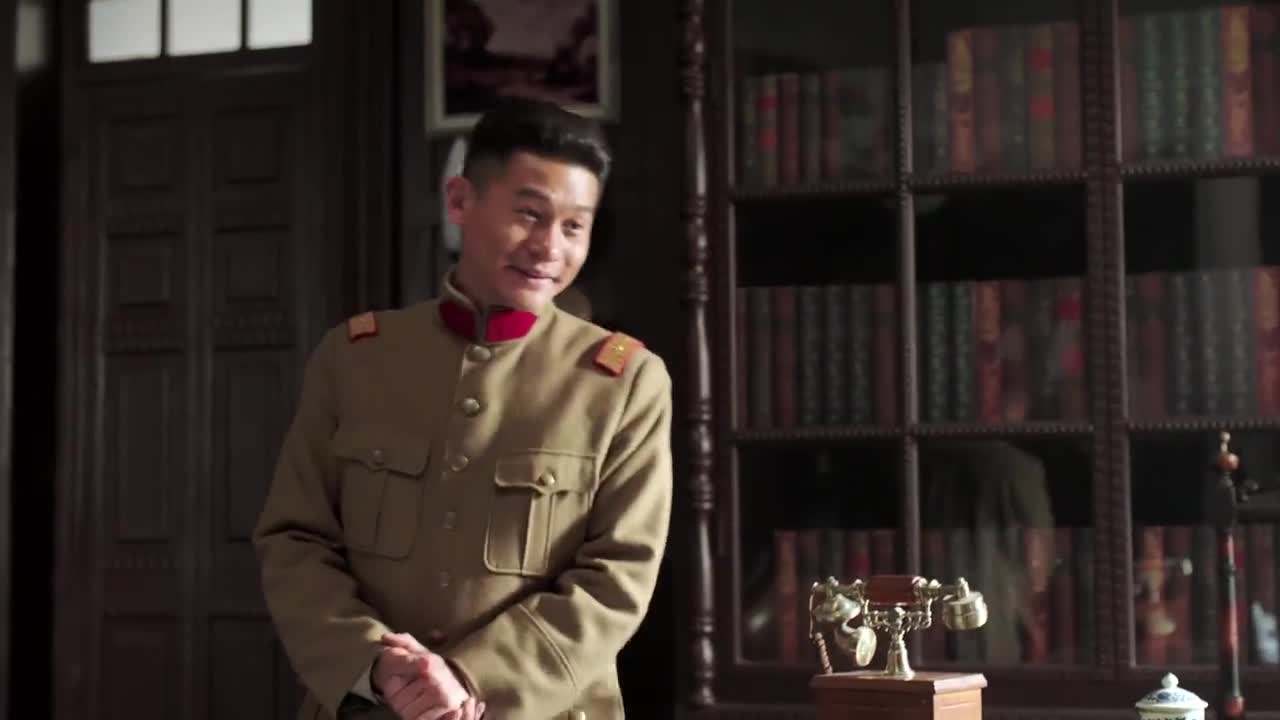 杨宇霆对菊池连连发问,菊池死猪不怕开水烫,对他问题一概不答