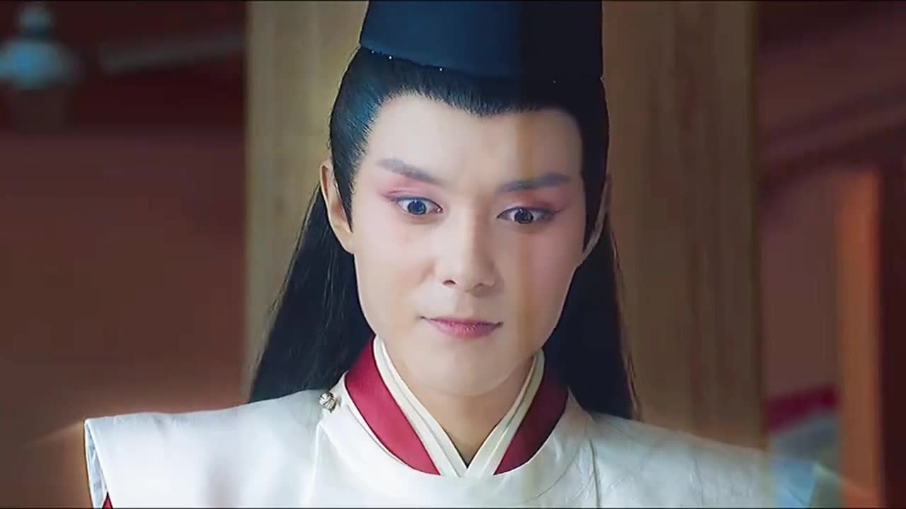 沉迷于尔康的褚赢