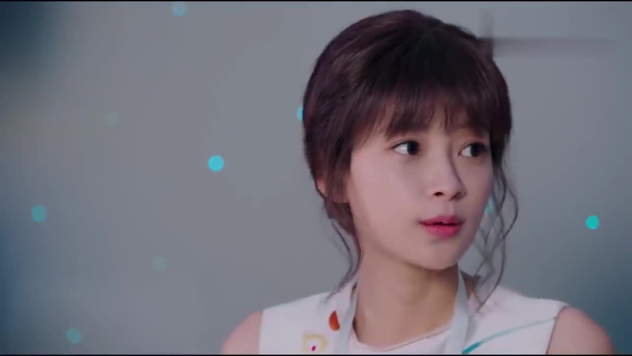 因为遇见你果果的作品一亮相全场欢呼明星丽莎立马站了起来