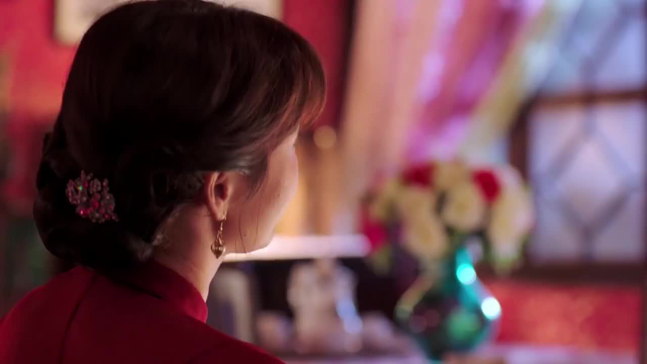 少帅表嫂柳岩上线抽烟这一幕太美了不愧连小学良都被迷住