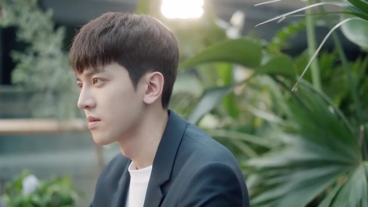 亲子鉴定师手记新晋男神完颜洛绒英俊的模样令人神魂颠倒