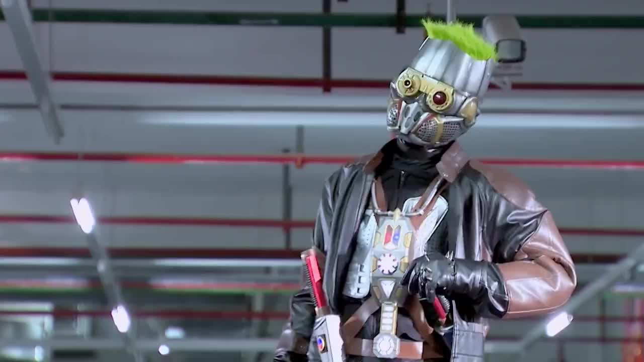 铠甲勇士铠传机人抓住志凯秘密不肯松手屡次威胁其做坏事