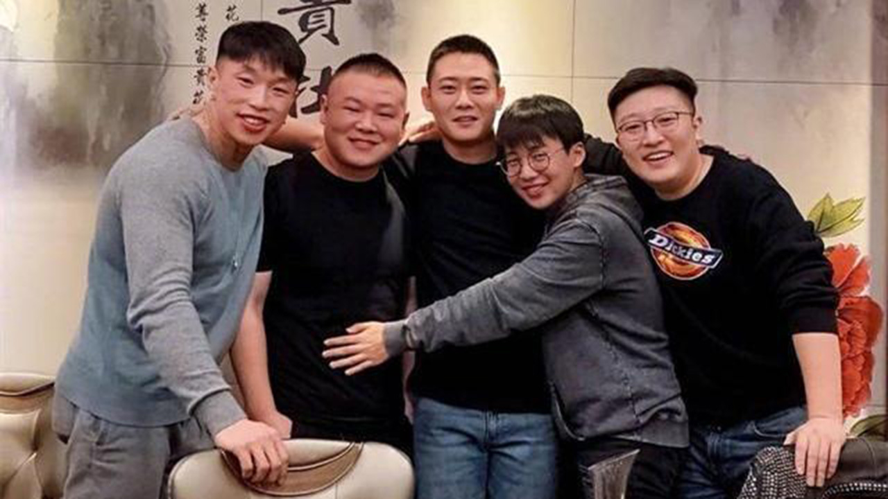 德云社烧饼第三次演扒马褂引粉丝热议真不愧是老郭的儿徒