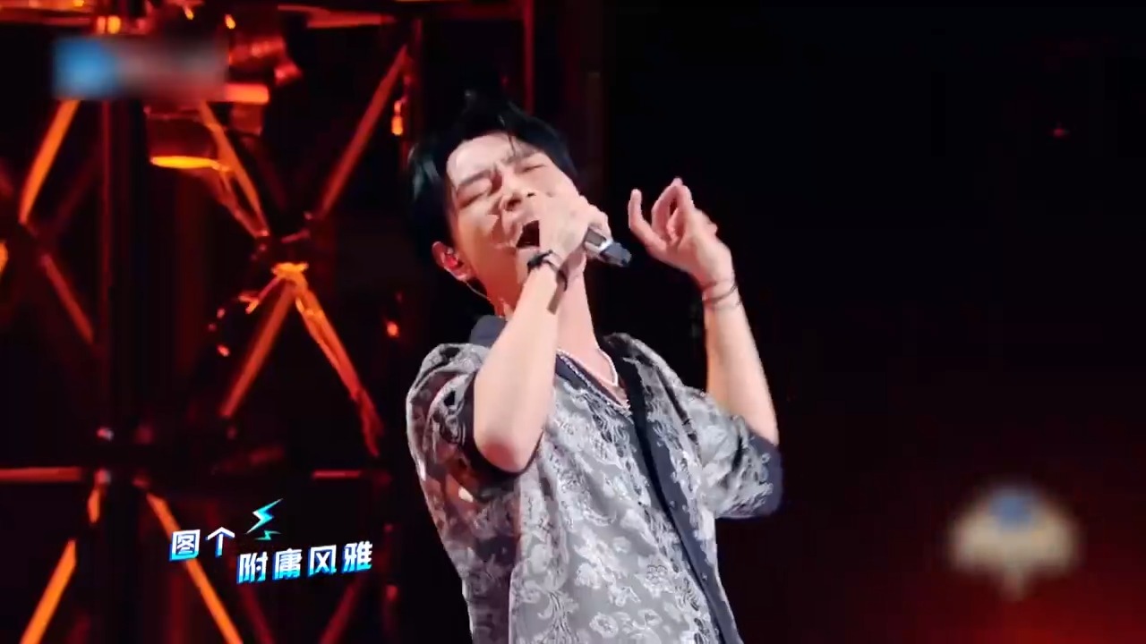 谁懂杨坤杨宗纬合唱的含金量，中年男人午夜的杀伤力丨天赐的声音