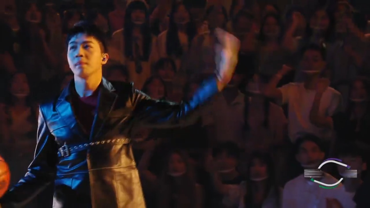 俞灏明重回舞台，跟07快男唱《直到世界尽头》，青春又回来了！