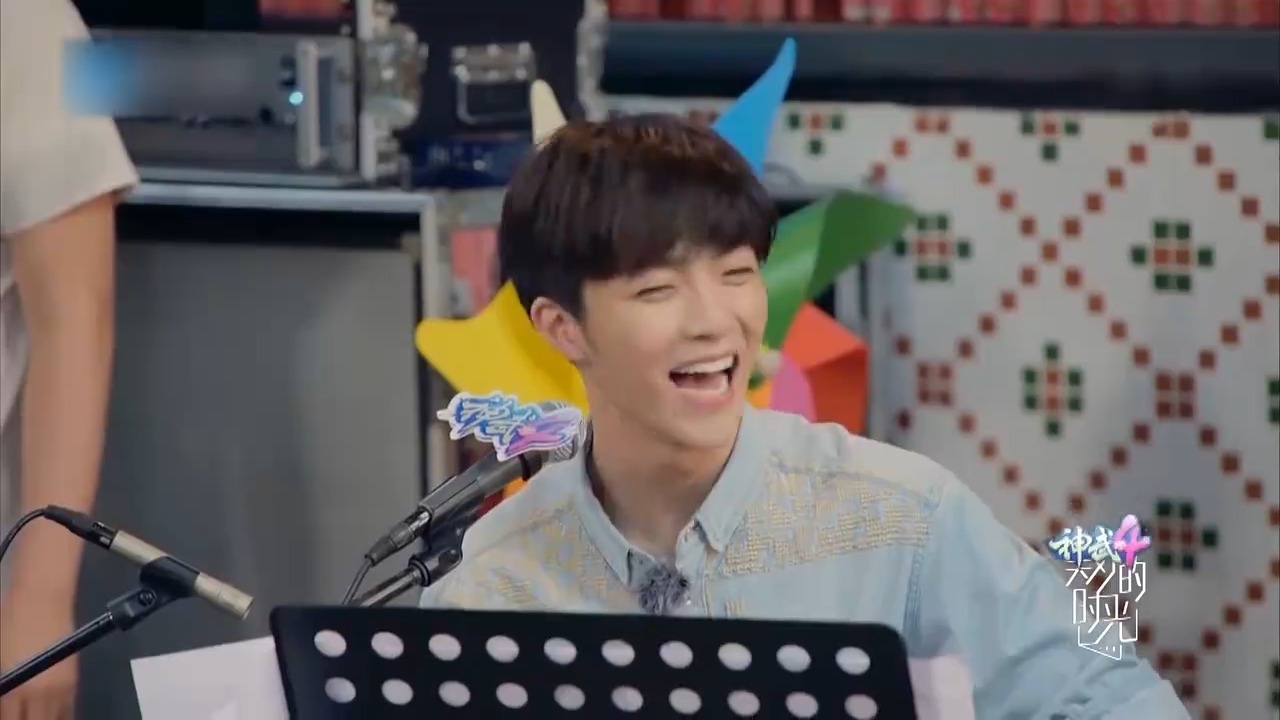 杨丞琳拥抱陈立农，李荣浩瞬间瞳孔放大，原来他眼睛能张大丨美好