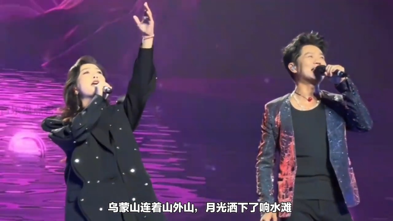 汪苏泷粉丝赢麻了，演唱会上请来凤凰传奇，开口瞬间血脉觉醒