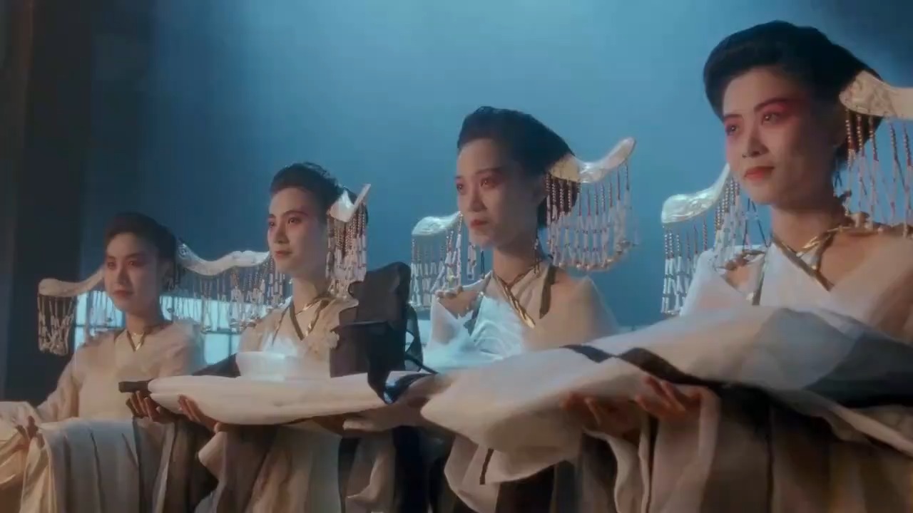 陈淑桦这首《笑红尘》很美，配上刘德华的古装剧，再听依旧很喜欢