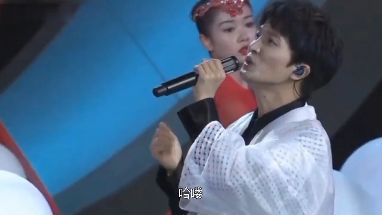 当年周深就是凭借这首歌，从无人问津到红遍全国，开口听醉了