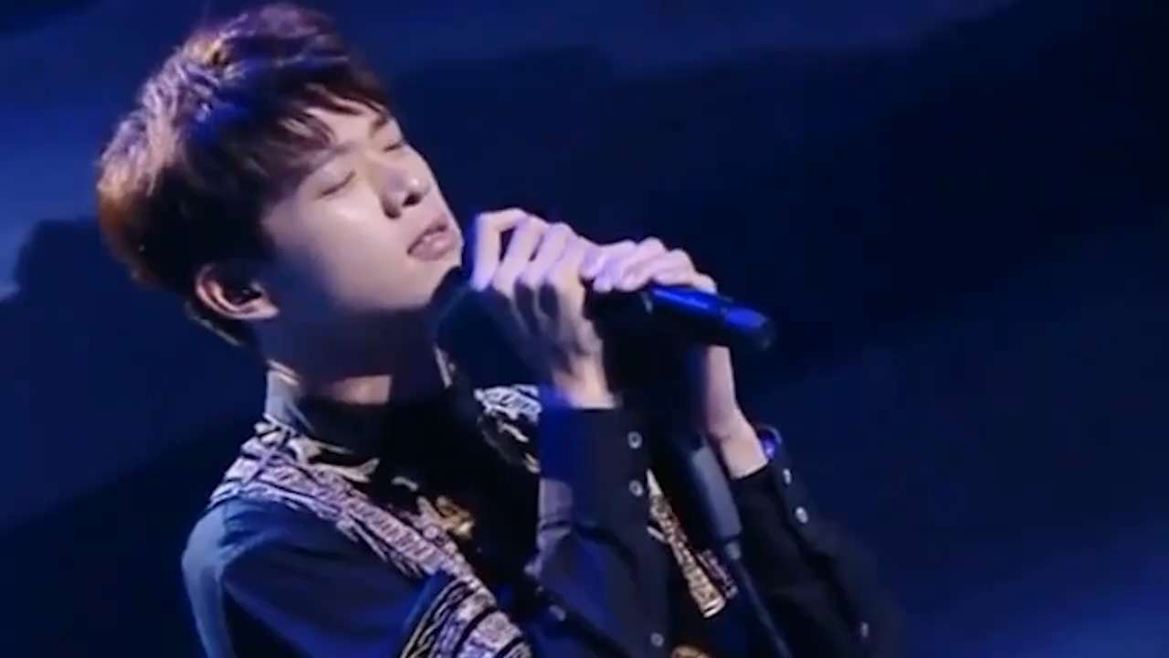 娄艺潇清唱《左手指月》太惊艳，以为是在假唱，没想到咳嗽了两声