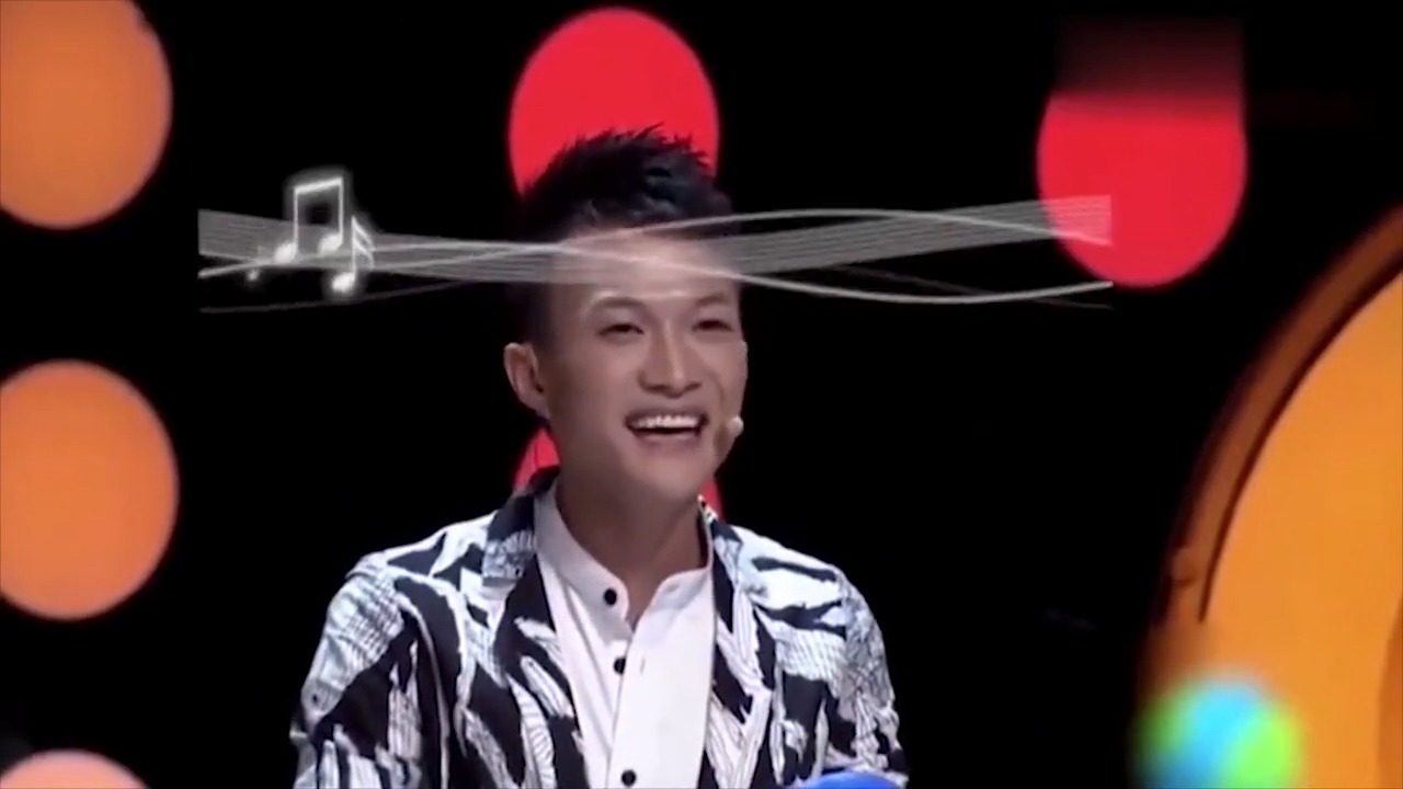 破大防了，周深唱《送你一朵小红花》致敬赵英俊，感动半个娱乐圈