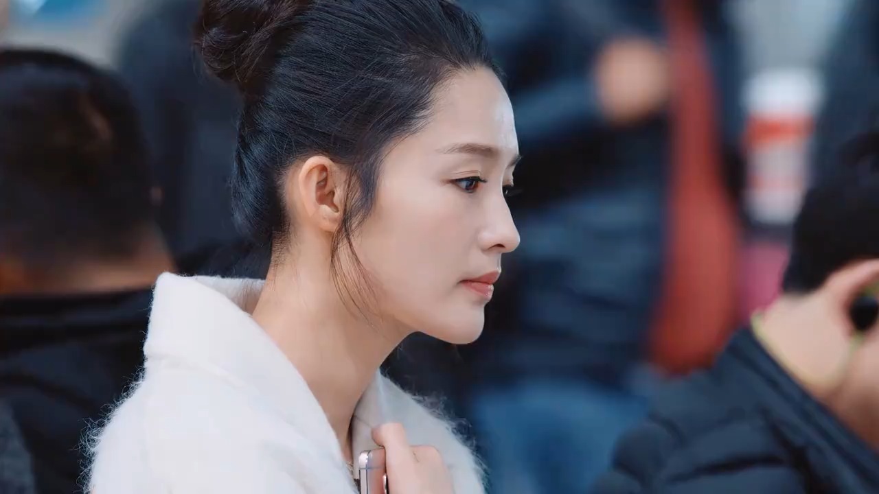 网络爆火伤感情歌《爱难求情难断》张鑫雨原唱，刺痛了多少有情人