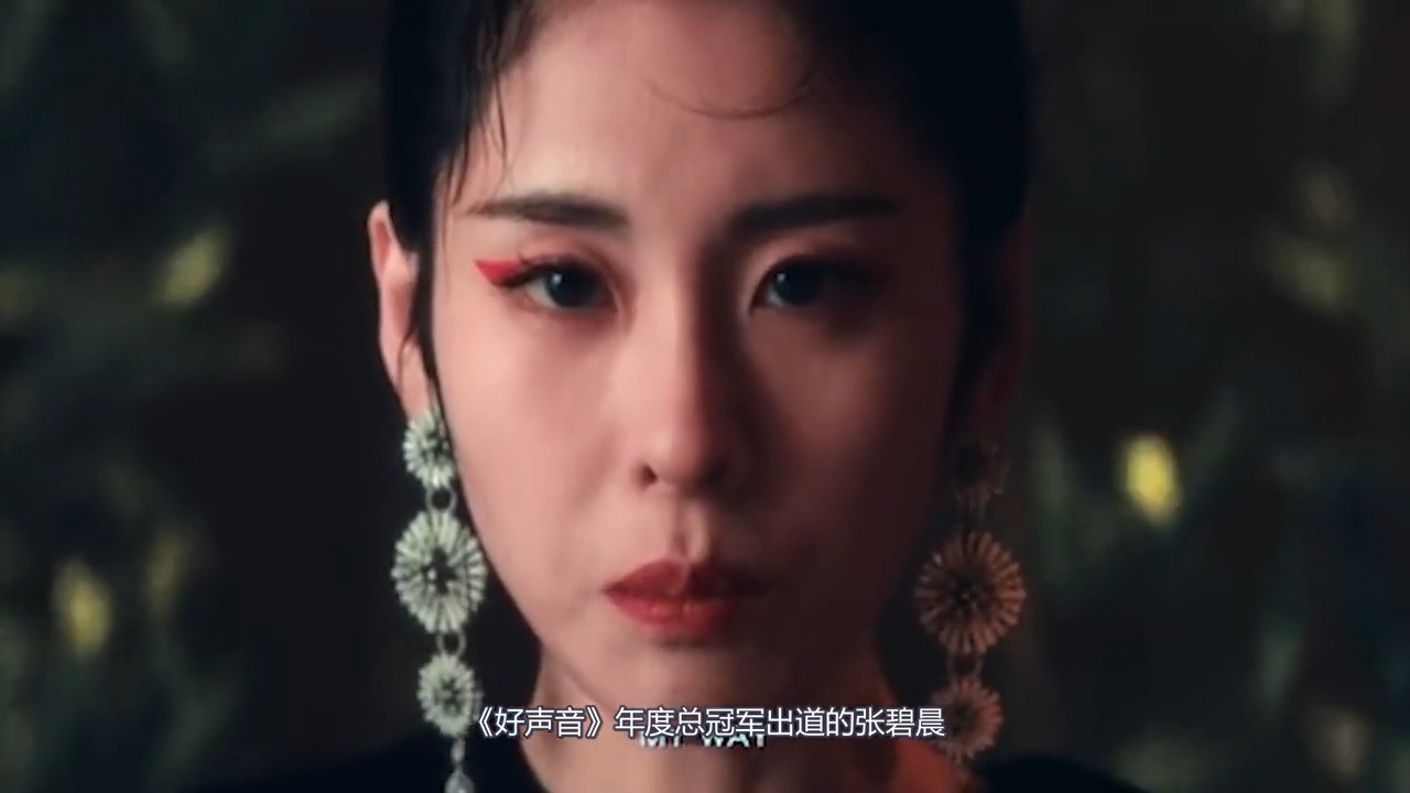 华晨宇万万想不到，娃他妈竟靠翻唱一首老歌，再度爆红乐坛！