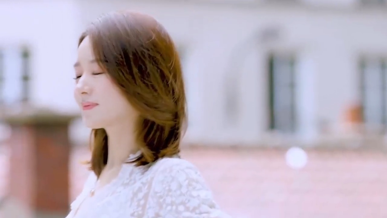 韩雪翻唱粤语歌《处处吻》，开口就震撼全场，一点也不输专业歌手