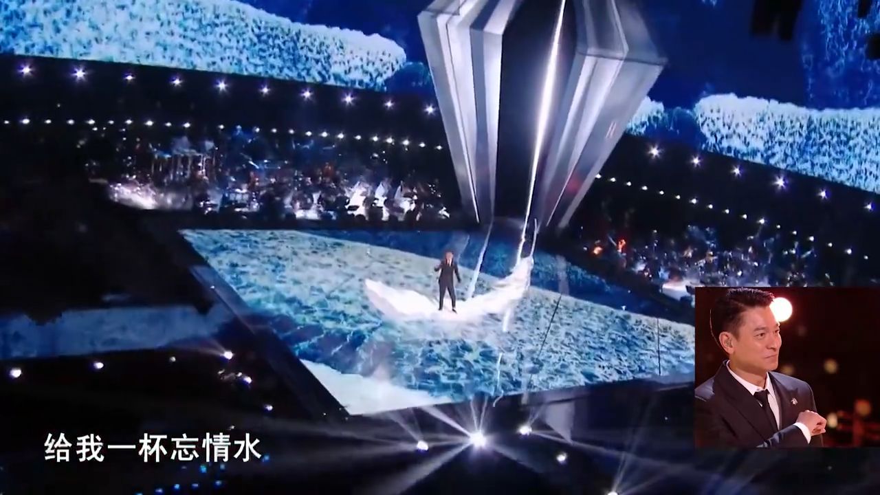 顶级歌手“冒充”学员参赛，竟没有一个导师转身，一亮相无人敢坐