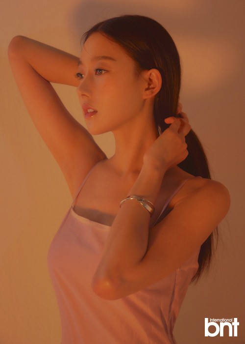 韩国女艺人吴胜雅最新杂志写真曝光