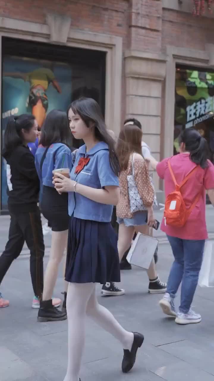 偶遇一个制服小姐姐白袜真不是一般人敢驾驭的