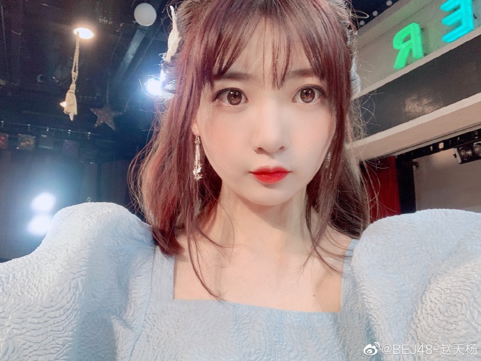 美女歌手bej48-赵天杨迷人写真美照好可爱