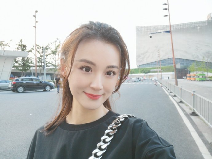 美女演员毛林林迷人可爱美照欣赏