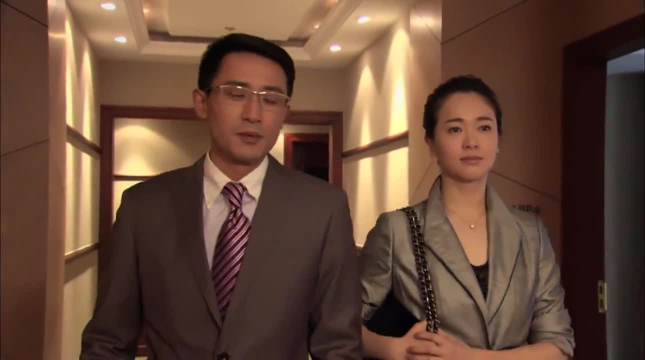 苦咖啡叶欣被许多男士欣赏没想她只守护植物人丈夫太痴情