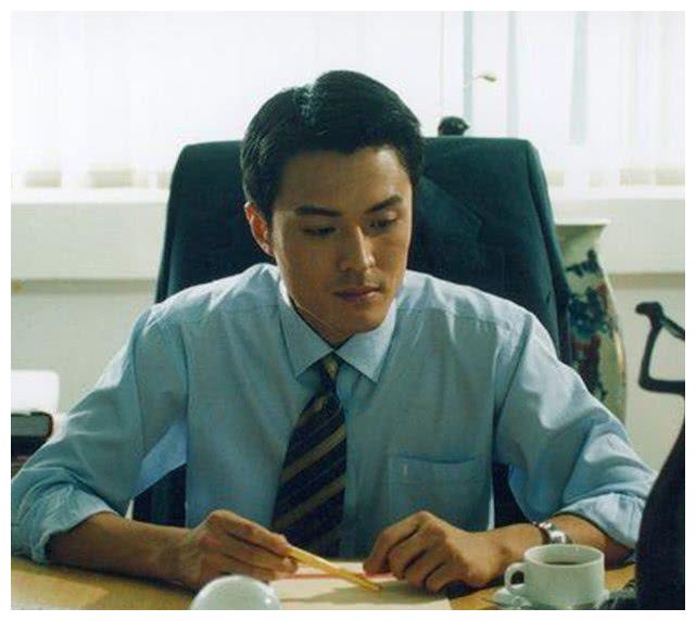 他是高圆圆前男友出道多年不温不火如今终于凭借实力爆红