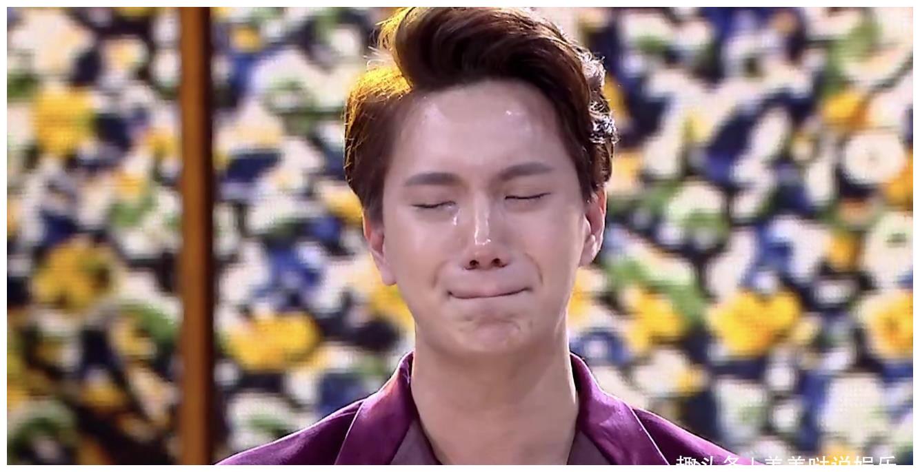 回看小五最后一期天天向上惨痛经历曝光跪别节目泪洒舞台