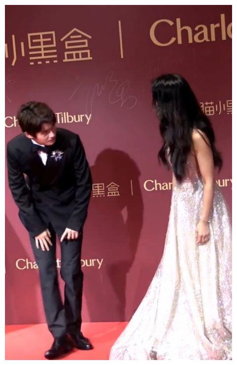 神仙同框!刘昊然和汤唯同台合影 画面养眼耐看休闲区蓝鸢梦想 - Www.slyday.coM 神仙同框!刘昊然和汤唯同台合影 画面养眼耐看休闲区蓝鸢梦想 - Www.slyday.coM