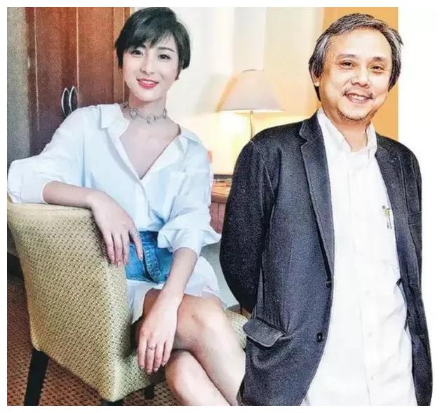 香港著名导演陈嘉上在脸书宣布结了婚，前年入纸去年添女休闲区蓝鸢梦想 - Www.slyday.coM