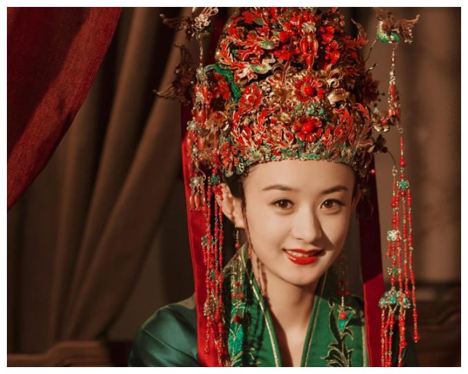 赵丽颖路透照太憔悴!瘦成"纸片人",体型好像只有正常人一半__财经头条