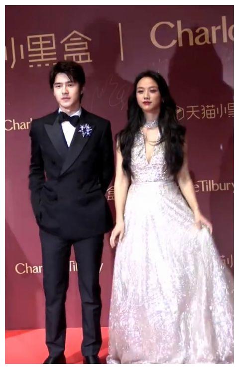 神仙同框!刘昊然和汤唯同台合影 画面养眼耐看休闲区蓝鸢梦想 - Www.slyday.coM 神仙同框!刘昊然和汤唯同台合影 画面养眼耐看休闲区蓝鸢梦想 - Www.slyday.coM