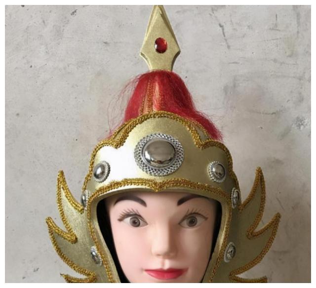 古代将领头盔上的红缨枪尖除了好看还有这些作用佩服古人智慧