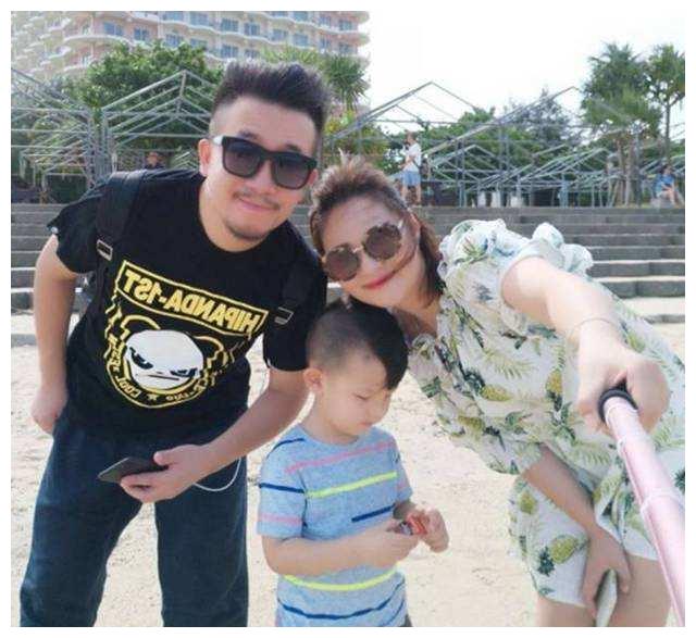 国家一级演员贾冰放弃副处级职务妻子照片曝光后让人羡慕