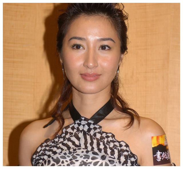 女神关咏荷天生是操心命操心完渣渣辉后又为女儿操心