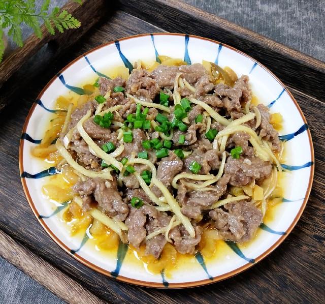 牛肉蒸榨菜,非常快手又好吃的家常菜