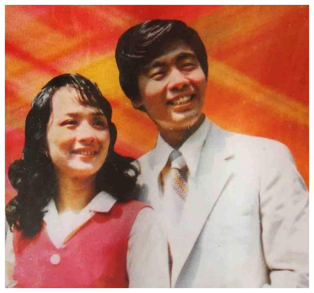 歌唱家谢莉斯80年代风靡全国50岁患脑梗67岁女儿去世