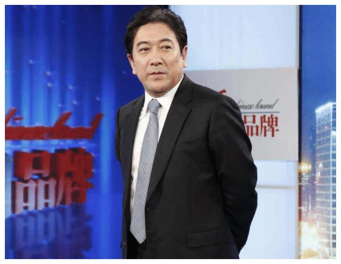 二婚娶小13岁央视同事养智残大哥一生水均益不为人知的一面