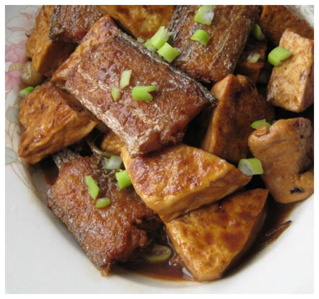带鱼炖豆腐